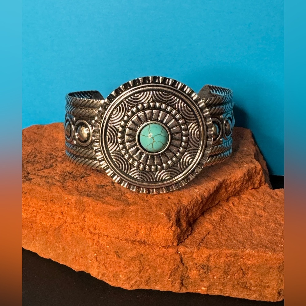 NEW Silver and Turquoise Cuff Bracelet * Costume
